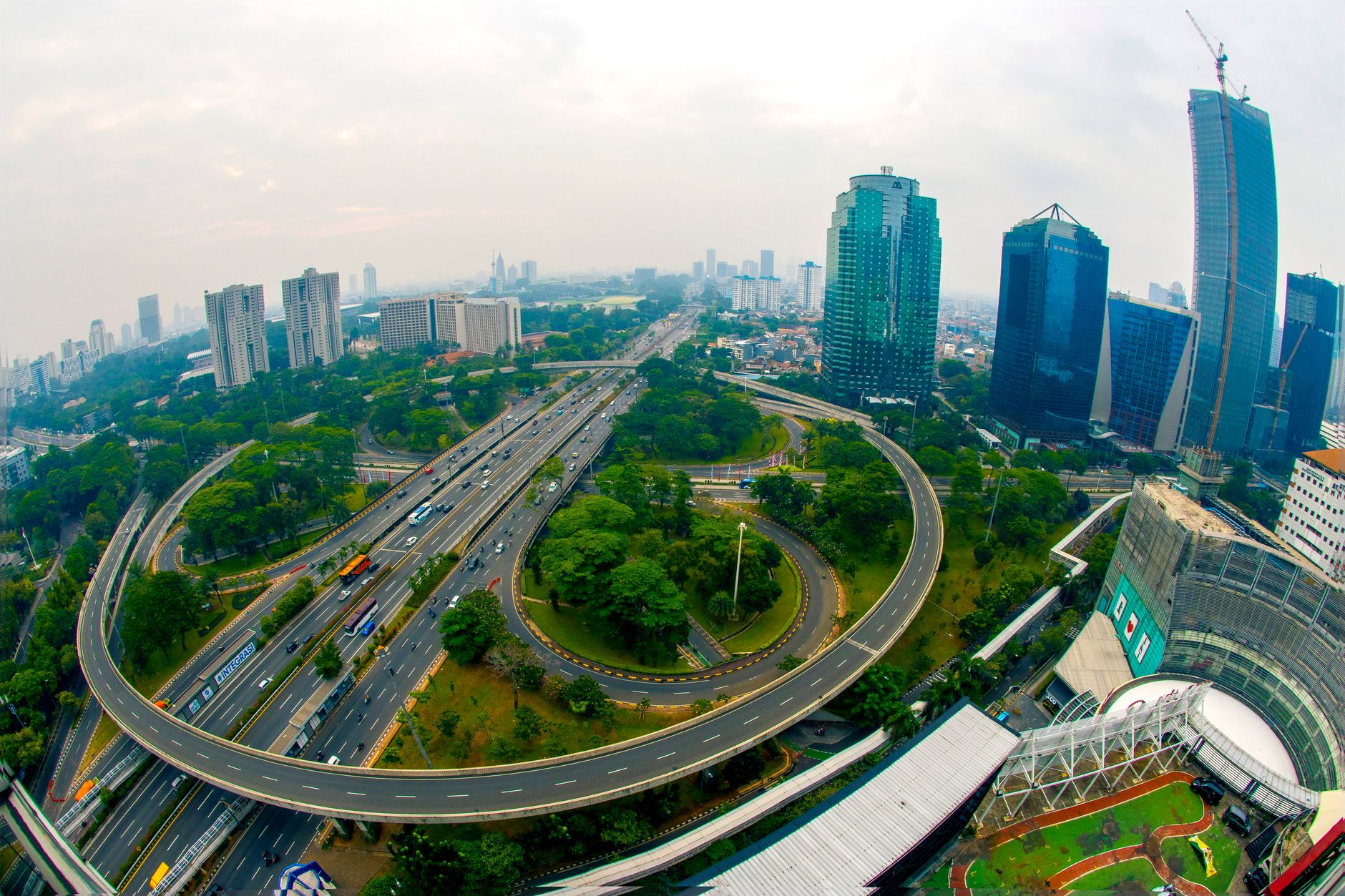 Studi Kasus: Infrastruktur Era Baru Indonesia Optimalkan Rantai Pasok
